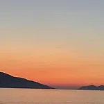 Merkuri - 3-storey With Sea View * Vlorë