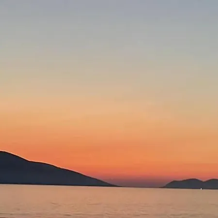 Merkuri - 3-storey With Sea View * Vlorë