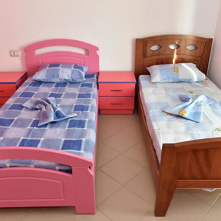 Semesterbostad Merkuri *