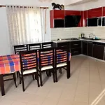 Merkuri - 3-storey With Sea View