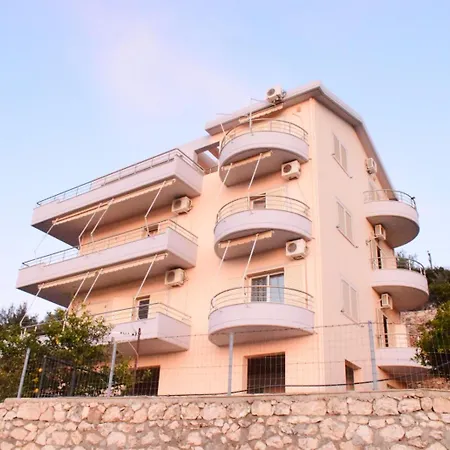 Semesterbostad Merkuri - 3-storey With Sea View Vlorë