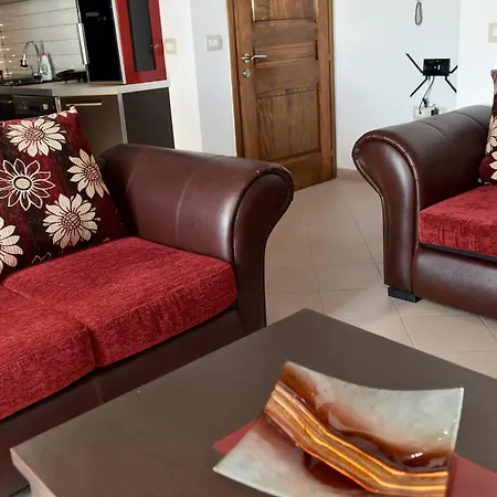 Merkuri - 3-storey With Sea View Semesterbostad *