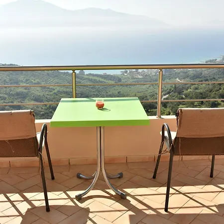 Merkuri - 3-storey With Sea View *