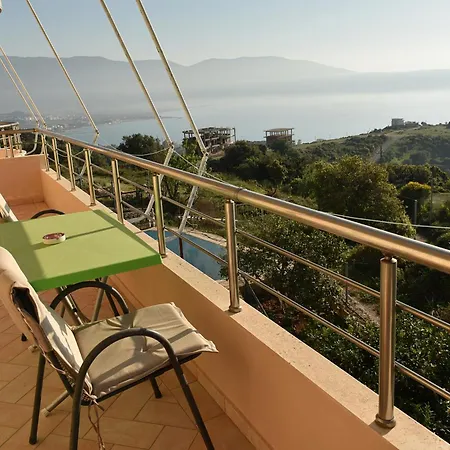 Merkuri - 3-storey With Sea View *
