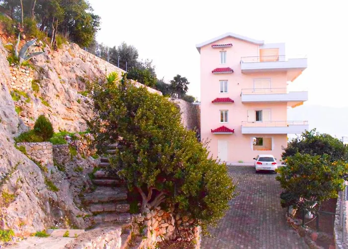 Merkuri - 3-storey With Sea View Casa vacanze Vlorë