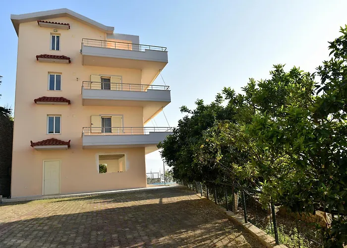 Casa vacanze Merkuri - 3-storey With Sea View Vlorë