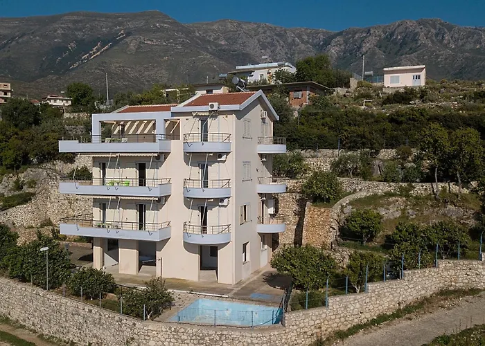 Merkuri - 3-storey With Sea View Casa vacanze Vlorë
