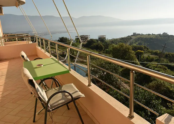 Merkuri - 3-storey With Sea View *