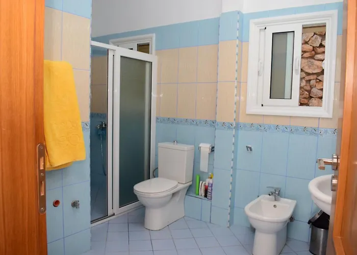 Merkuri - 3-storey With Sea View *